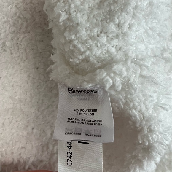 BLUENOTES FLUFFY CROP TOP - Picture 4 of 6